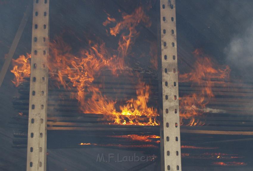 Grossbrand Holzlager Siegburg Industriestr P190.JPG